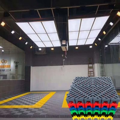 Los azulejos de piso de garaje no resbaladizo ventilado 440g azulejos de suelo de PP