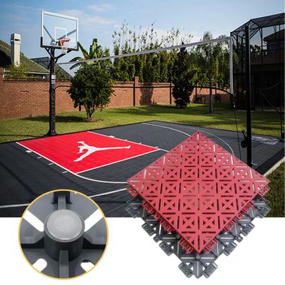 Tejas deportivas al aire libre de color PP fácil de instalar superficie texturizada de piel